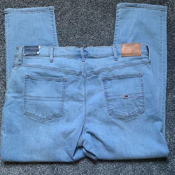 NWT! PLUS Women’s Tommy Hilfiger Straight Leg Blue Jeans 40x30 - Picture 3 of 7
